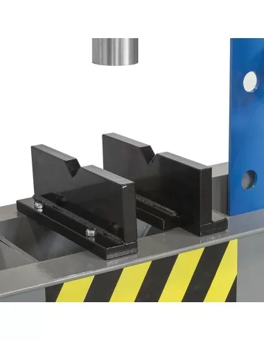 3 - Pressa idraulica manuale 30t manometro pistone mobile 2 velocita' Fervi p001/30