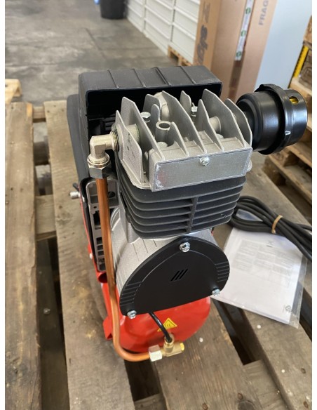 7 - Compressore aria lubrificato 6lt 0,8hp 400v FIAC boboair gms 100