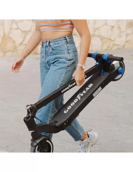 7 - Monopattino elettrico a batteria 20 km/h 250w GOODYEAR g3