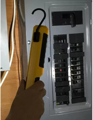 5 - Lampada da lavoro ricaricabile 300/600lm Led Cat - Caterpillar CT3615