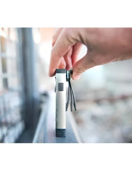 9 - Torcia tascabile magnetica a batteria AAA 250lm a Led Cat - Caterpillar CT5110