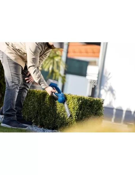 4 - Taglia erba-siepi 20v 1 batteria 2.0Ah caricabatteria ixes Scheppach c-htgs200-x