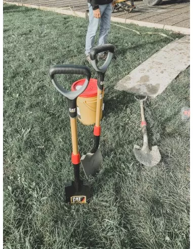 4 - Pala badile da scavo a punta tonda manico a D serie K Cat - Caterpillar K10-102