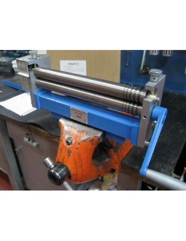 2 - Mini calandra a 3 rulli per calandratura curvatura lamiere Fervi 0235